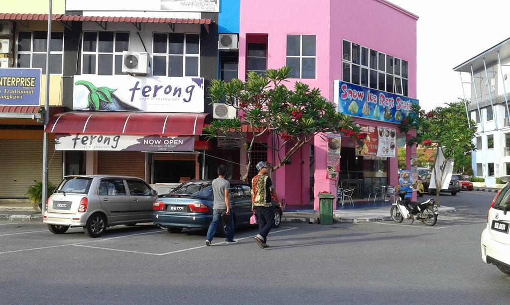 Best Seven Inn Kuah Exterior photo