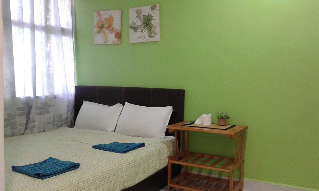 Best Seven Inn Kuah Room photo