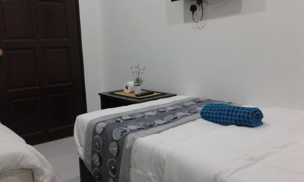 Best Seven Inn Kuah Room photo