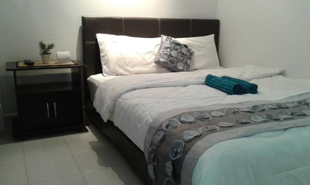 Best Seven Inn Kuah Room photo