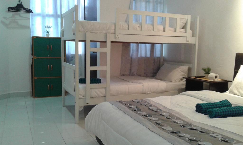 Best Seven Inn Kuah Room photo