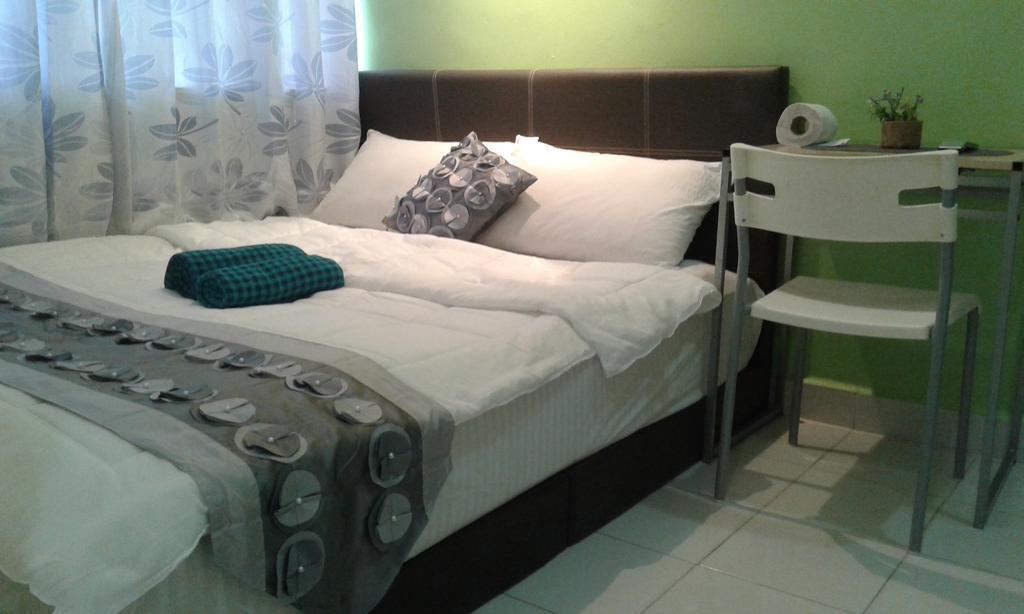 Best Seven Inn Kuah Room photo
